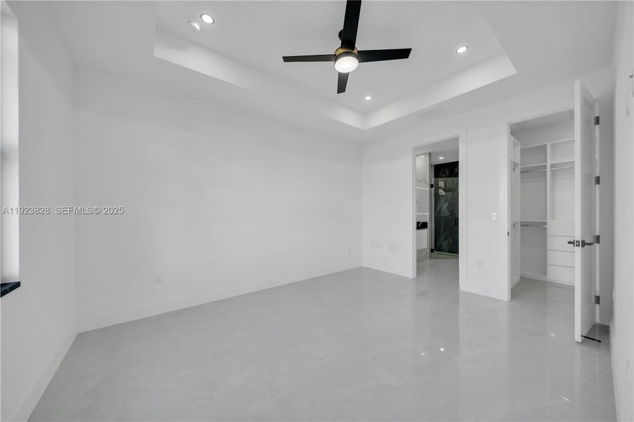 Spacious, unfurnished interior of a new home in , Lehigh Acres (Image 35).