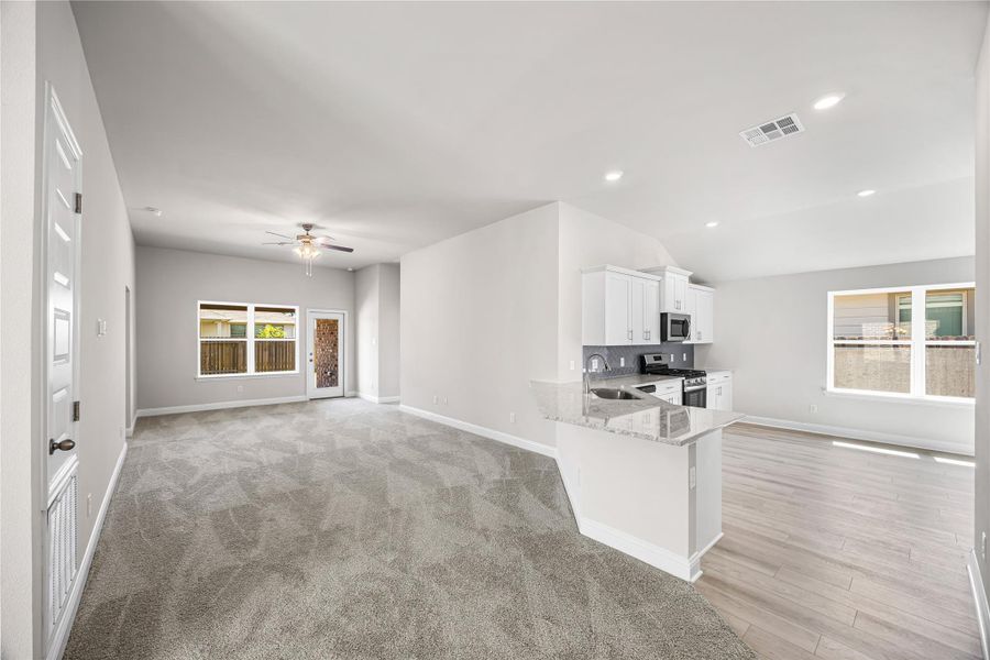 Image 18 of a home in Grand Oaks Reserve. Image 18 of a home in Grand Oaks Reserve.