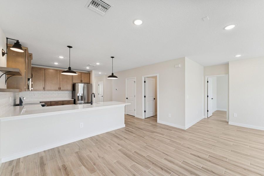 Spacious, unfurnished interior of a new home in , Fort Pierce (Image 34).