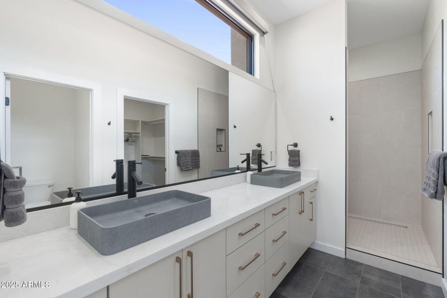 Master Bathroom Master Bathroom