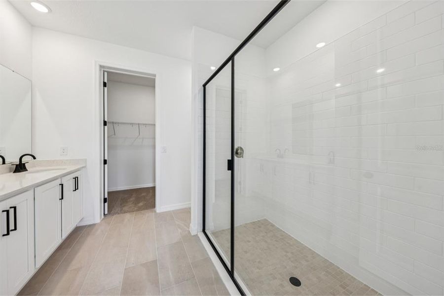 Spacious, unfurnished interior of a new home in Sunbrooke, St. Cloud (Image 38).