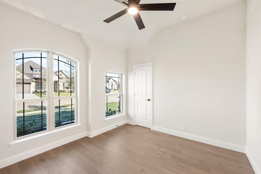 Spacious, unfurnished interior of a new home in Abe's Landing, Granbury (Image 14). Spacious, unfurnished interior of a new home in Abe's Landing, Granbury (Image 14).
