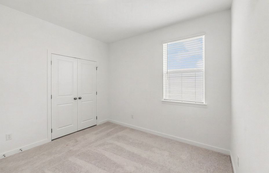 Spacious, unfurnished interior of a new home in Larson Crossing, Elgin (Image 21).