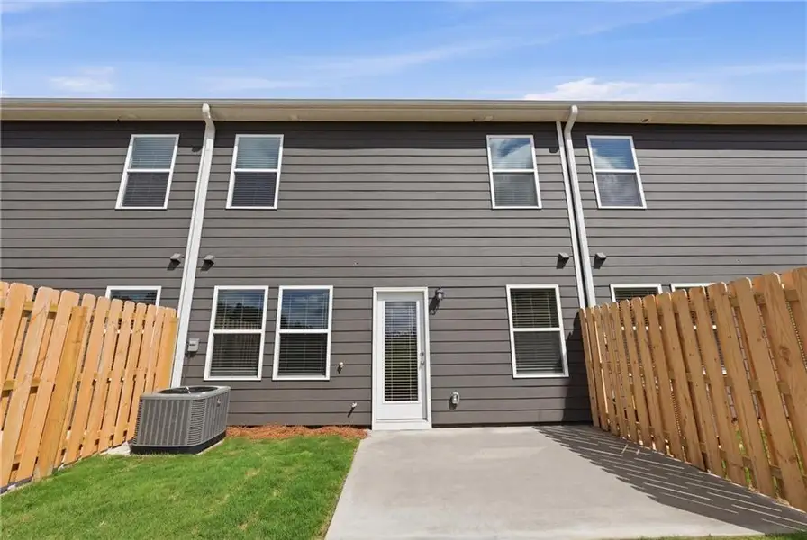 Exterior details and patio area of a home in Moss Creek, Hogansville (Image 3).