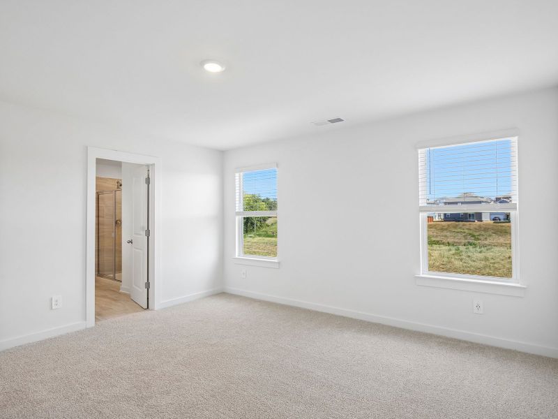 Spacious, unfurnished interior of a new home in Crestview - Ridge Series, Hermitage (Image 11).