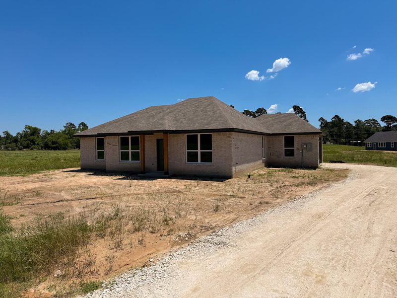 Exterior details and patio area of a home in , Jewett (Image 16).