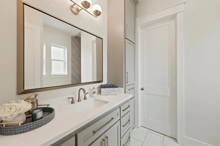 Image 14 of a home in . Image 14 of a home in .