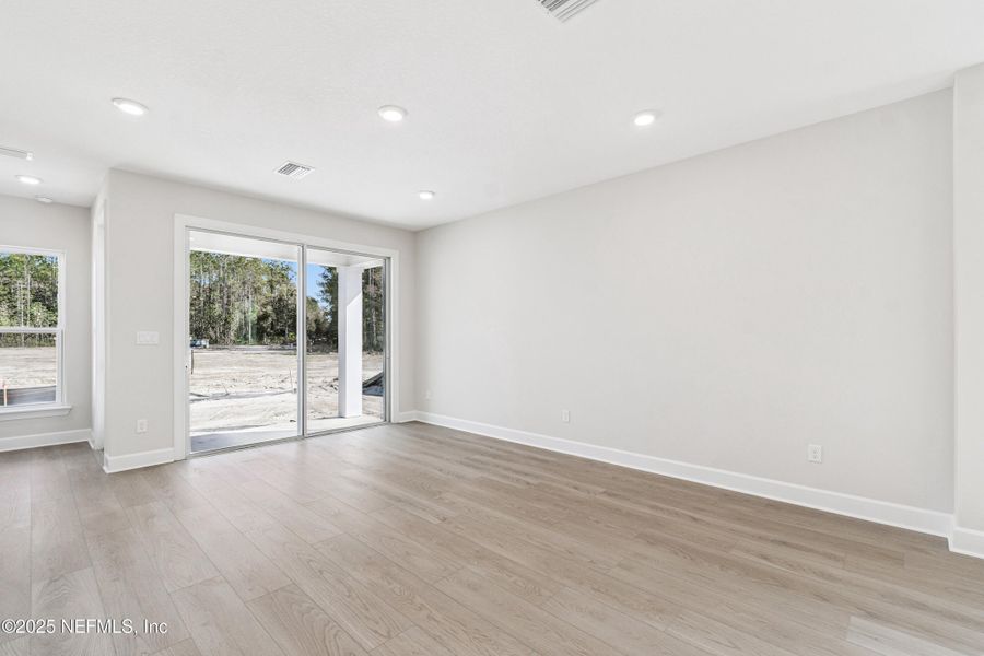 Spacious, unfurnished interior of a new home in Evergreen Island at Silverleaf - Classic, St. Augustine (Image 13). Spacious, unfurnished interior of a new home in Evergreen Island at Silverleaf - Classic, St. Augustine (Image 13).