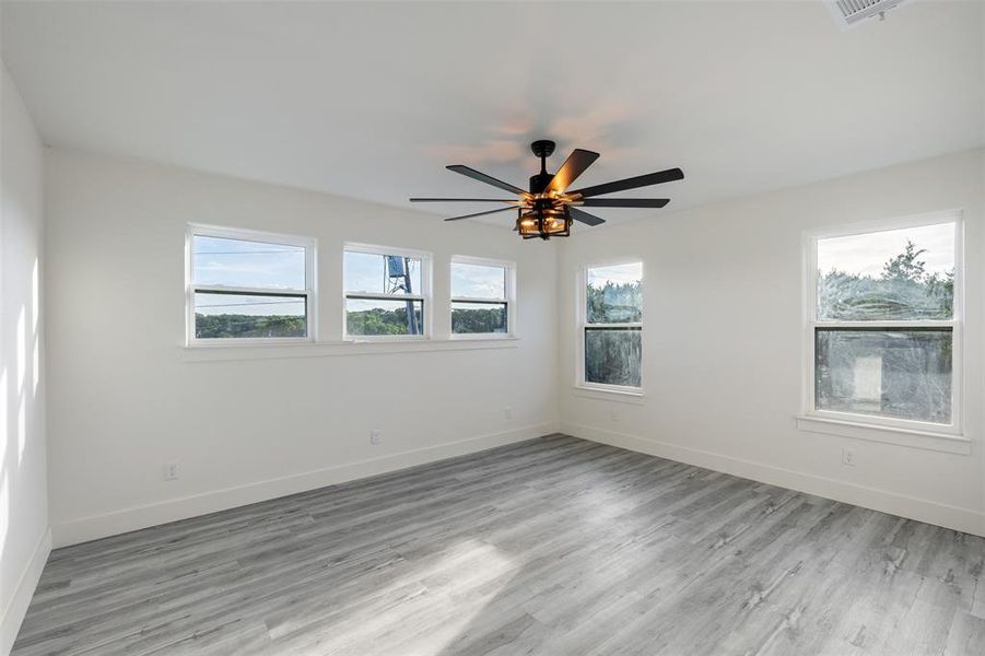 Spacious, unfurnished interior of a new home in , Granbury (Image 28).