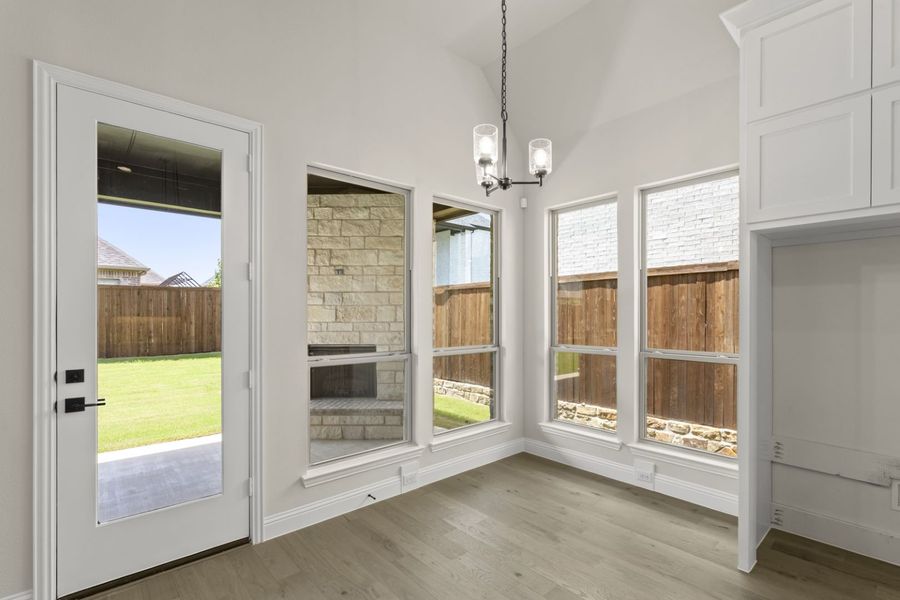 Representative unfurnished interior of a home built from the Stirling by Windsor Homes in Estates at Rockhill, Frisco (Image 23).