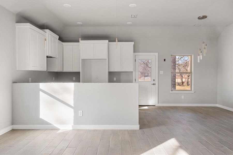 Spacious, unfurnished interior of a new home in , Kerens (Image 29).