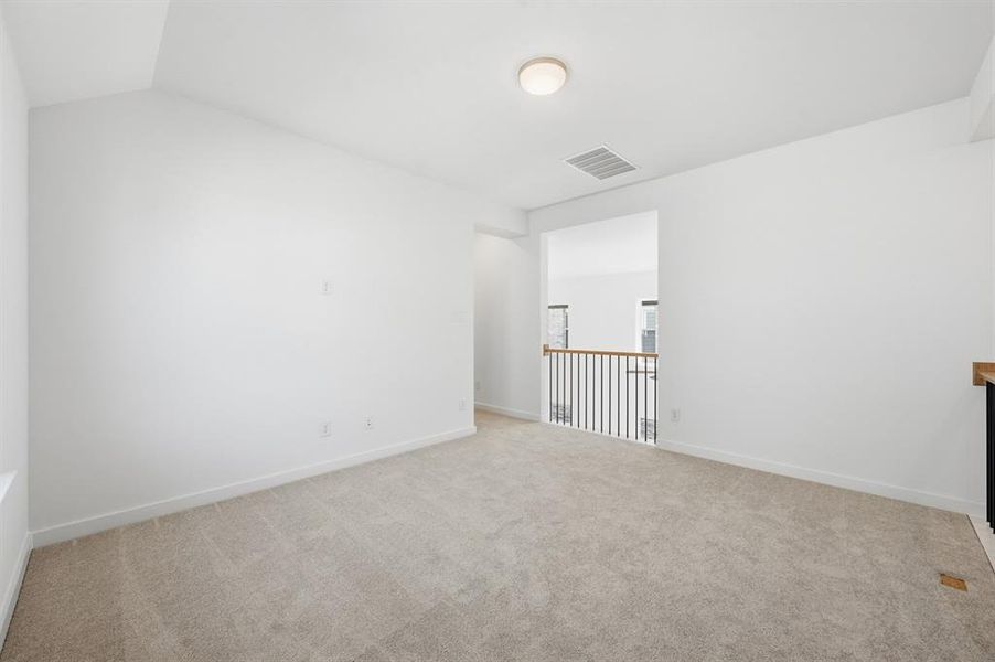 Spacious, unfurnished interior of a new home in Pecan Square, Northlake (Image 20).