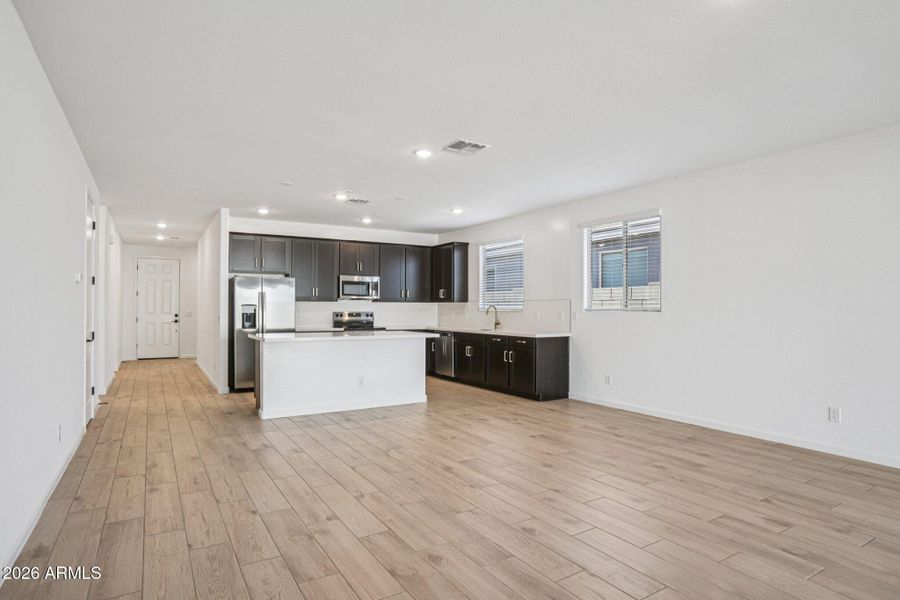 6-web-or-mls-W Camden Ave-S0703-006