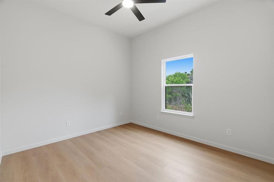 Spacious, unfurnished interior of a new home in , Granbury (Image 24).