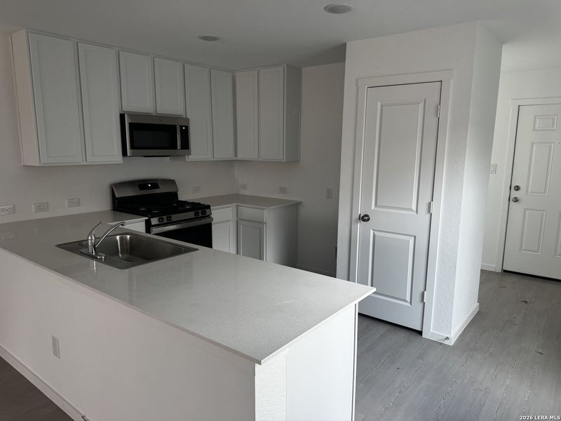 Furnished interior view inside a new home in Clearwater Creek, Marion (Image 5).