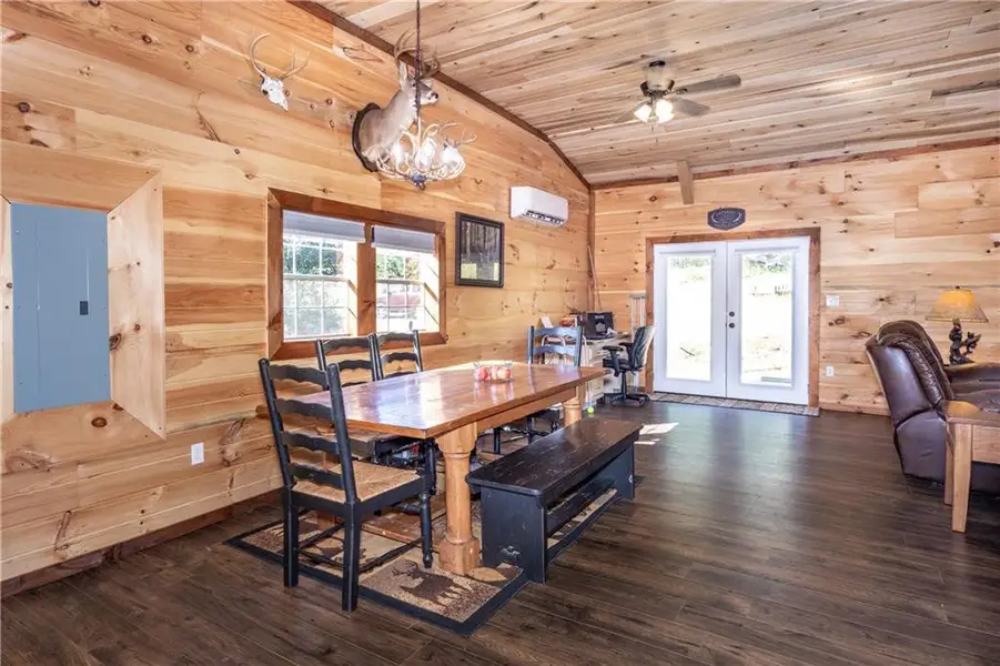 Community amenities in , Jasper (Image 24).