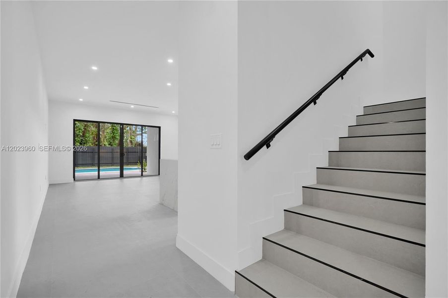 Spacious, unfurnished interior of a new home in , Miami (Image 20).