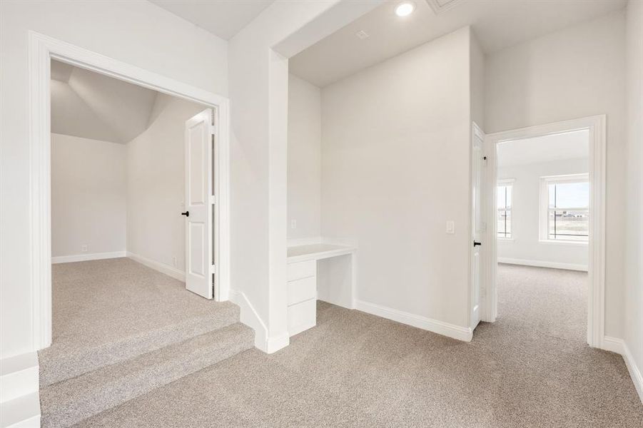 Spacious, unfurnished interior of a new home in Ridge Ranch, Mesquite (Image 35).