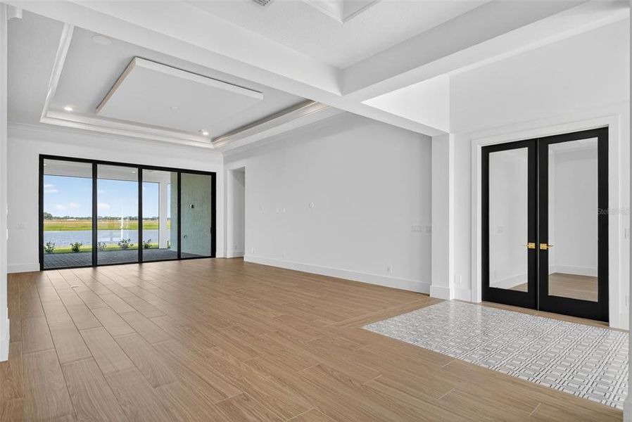 Spacious, unfurnished interior of a new home in , Sarasota (Image 54).