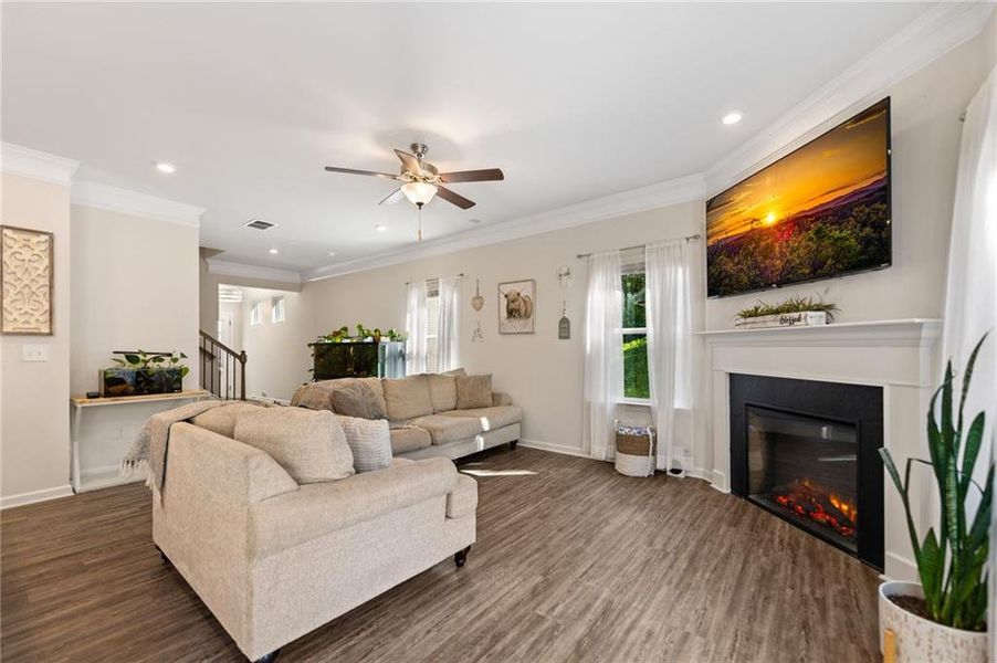 Furnished interior view inside a new home in , Jasper (Image 36).