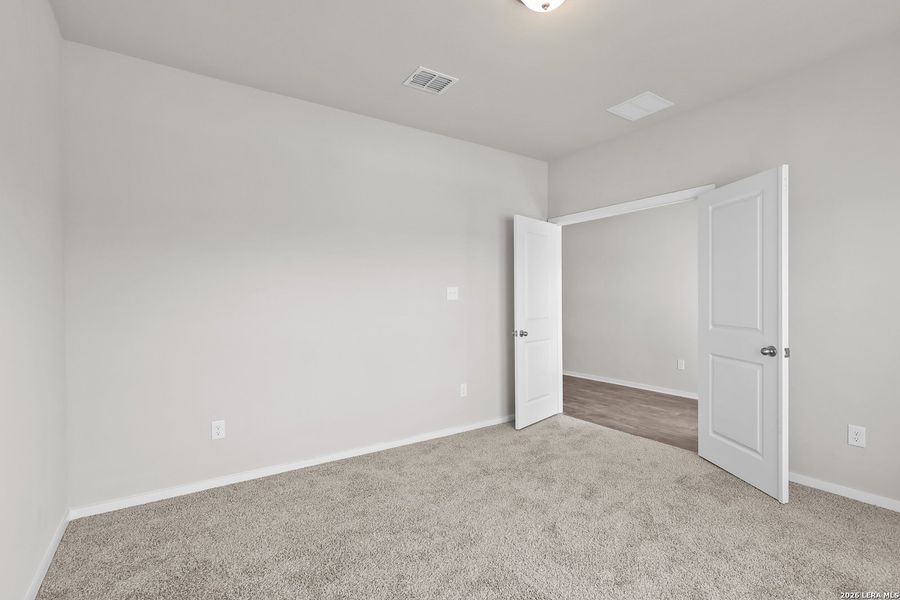 Spacious, unfurnished interior of a new home in Summerlin, San Antonio (Image 31).