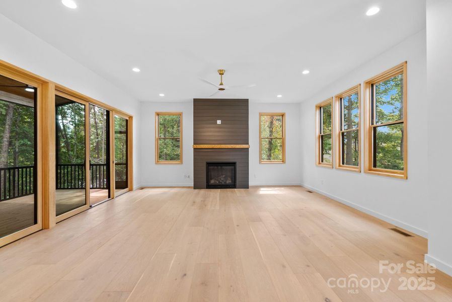 Spacious, unfurnished interior of a new home in , Asheville (Image 26).
