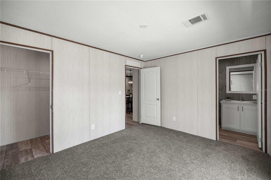 Spacious, unfurnished interior of a new home in , Ocklawaha (Image 19).