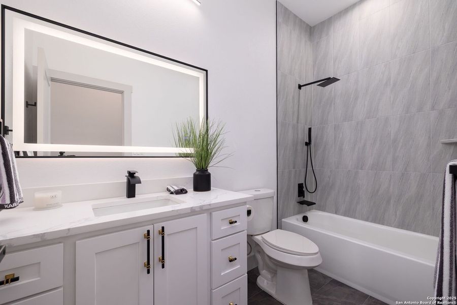 Furnished interior view inside a new home in , Fischer (Image 8).