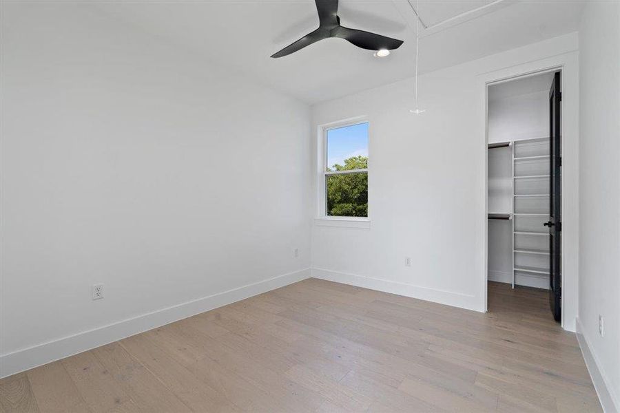 Spacious, unfurnished interior of a new home in , Manor (Image 17).