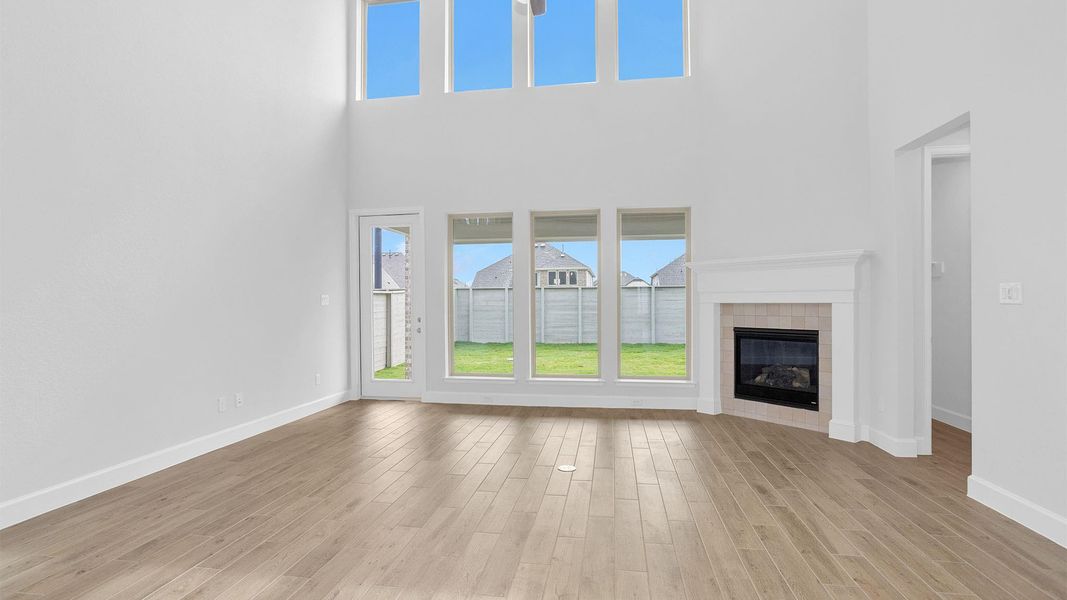 Spacious, unfurnished interior of a new home in Legacy, League City (Image 14).