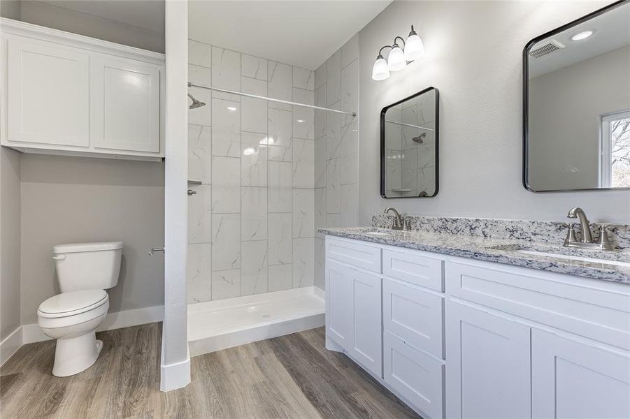 Furnished interior view inside a new home in , Sherman (Image 9).