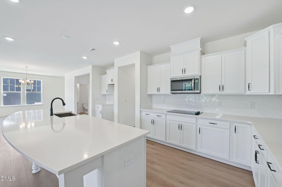57-web-or-mls-211 Alden Way-014