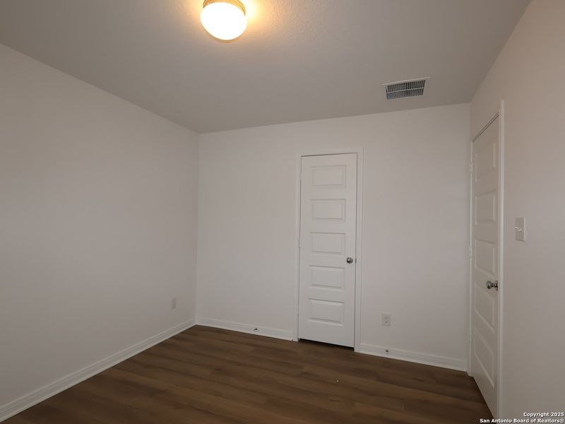 Spacious, unfurnished interior of a new home in Paloma Park, Converse (Image 21).