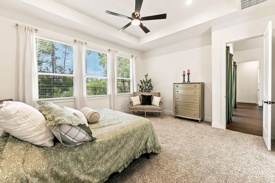 Furnished interior view inside a new home in , Conroe (Image 8).