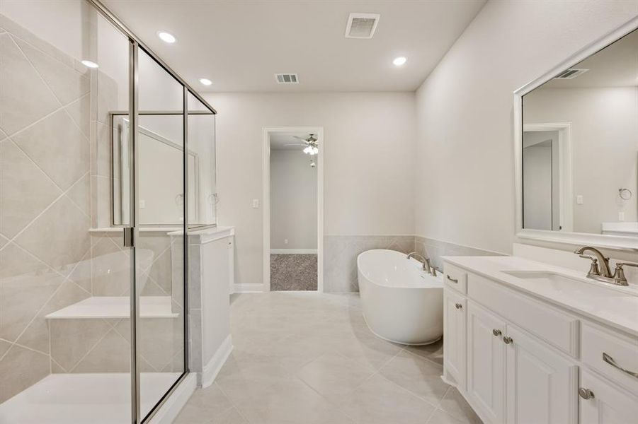 Furnished interior view inside a new home in Heath Golf and Yacht, Heath (Image 12).