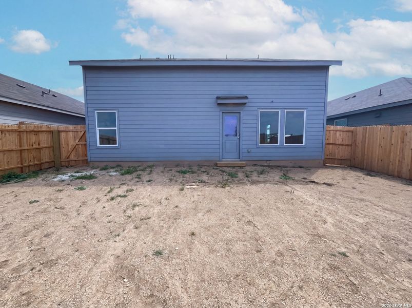 Exterior details and patio area of a home in Waters Edge, Seguin (Image 2).