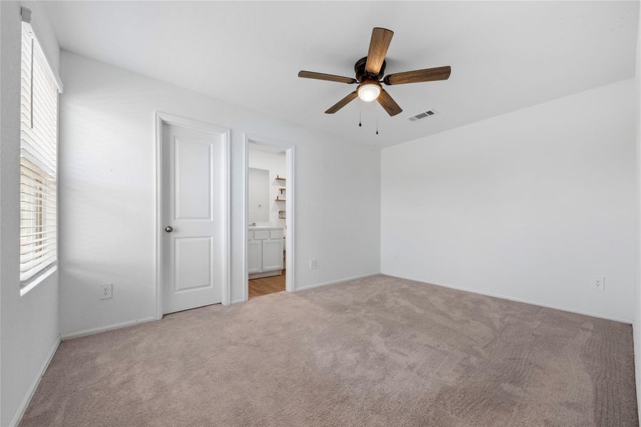 Spacious, unfurnished interior of a new home in Santa Fe, Cleveland (Image 22). Spacious, unfurnished interior of a new home in Santa Fe, Cleveland (Image 22).