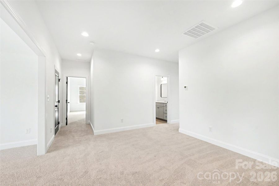 Spacious, unfurnished interior of a new home in , Mint Hill (Image 43).