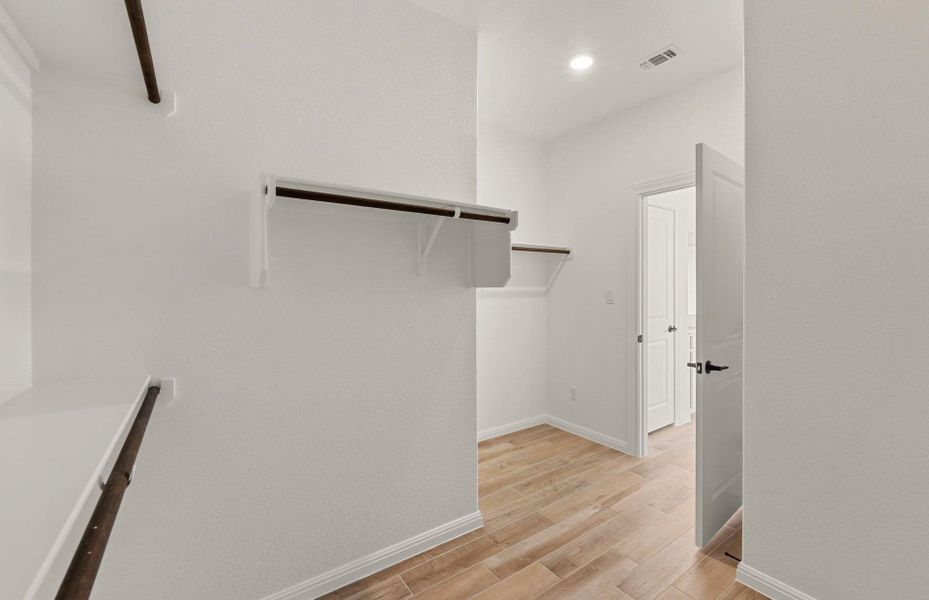 Spacious, unfurnished interior of a new home in Crescent Bluff, Georgetown (Image 17). Spacious, unfurnished interior of a new home in Crescent Bluff, Georgetown (Image 17).