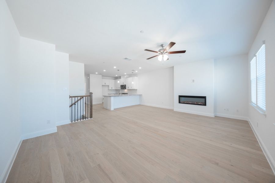 Spacious, unfurnished interior of a new home in Bayside, Rowlett (Image 16).