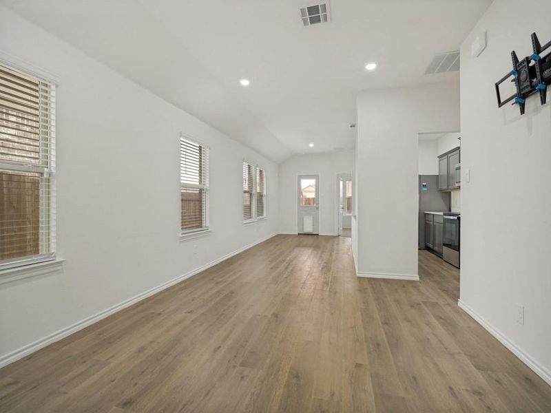 Spacious, unfurnished interior of a new home in Magnolia, Josephine (Image 20).
