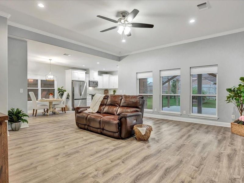 Furnished interior view inside a new home in , Lufkin (Image 19).