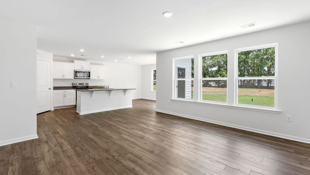 Spacious, unfurnished interior of a new home in Harper Ridge, Roebuck (Image 18).