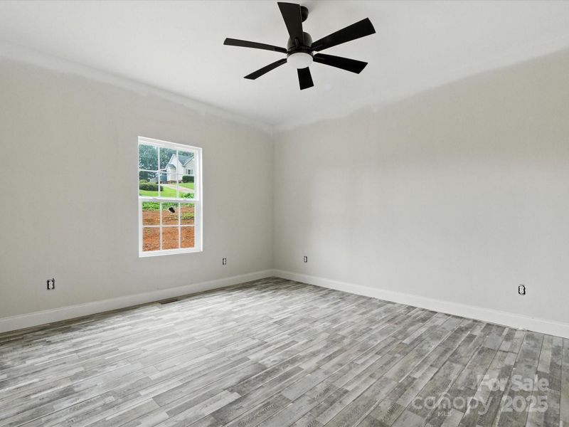 Spacious, unfurnished interior of a new home in , Clover (Image 8).
