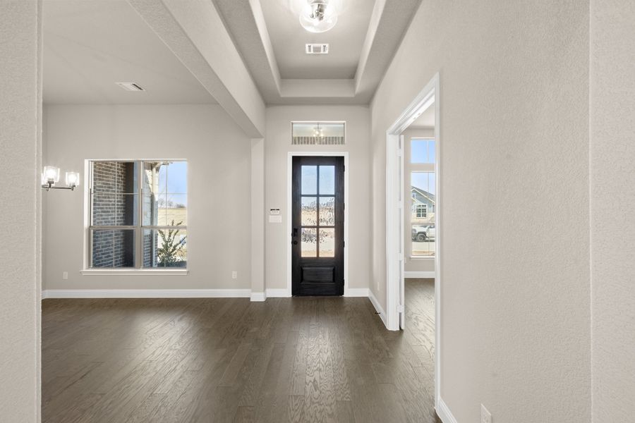 Spacious, unfurnished interior of a new home in Paloma Ranch, Justin (Image 28).