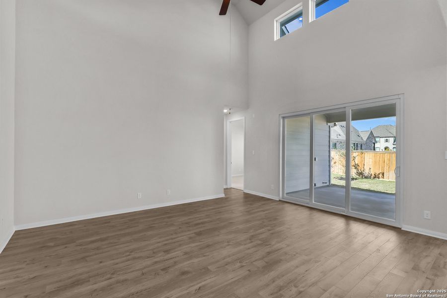 Spacious, unfurnished interior of a new home in Mayfair 60', New Braunfels (Image 35).