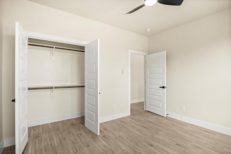 Spacious, unfurnished interior of a new home in , Granbury (Image 23).