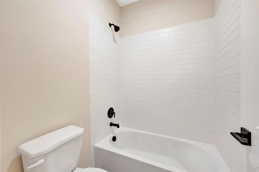 Furnished interior view inside a new home in Elevon, Lavon (Image 10).