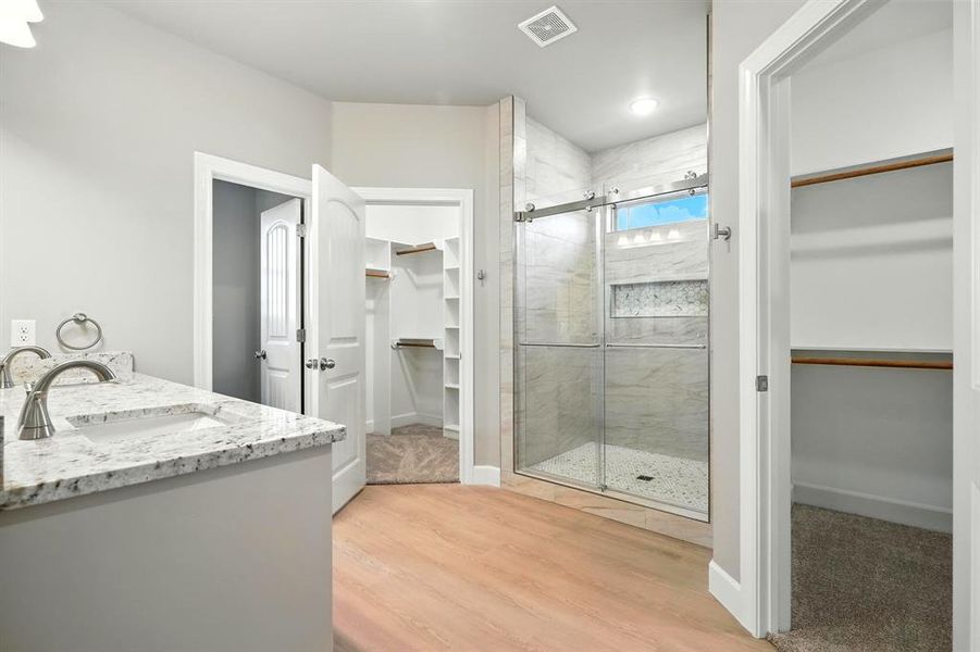 Furnished interior view inside a new home in , Abilene (Image 9).