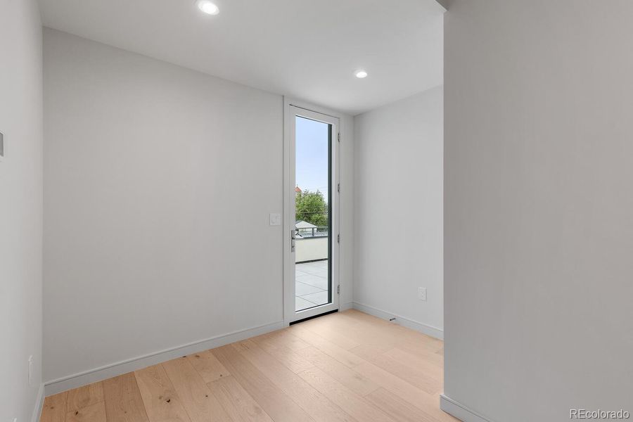 Spacious, unfurnished interior of a new home in , Denver (Image 20).